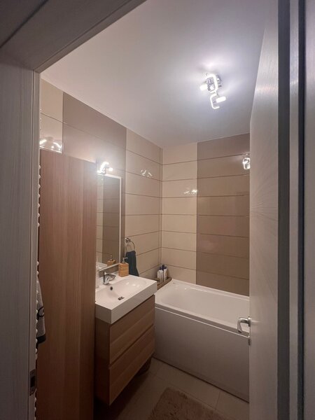 Splaiul Independentei, in 20th Residence sectorul 6